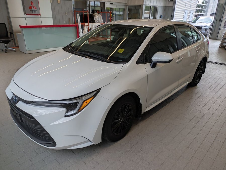 Toyota Corolla hybride LE AWD 2024 Blanc