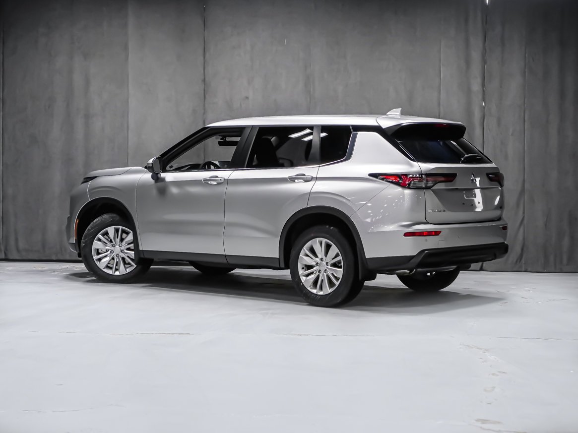 Mitsubishi Outlander ES 2026 Gris plomb Montréal - photo #3
