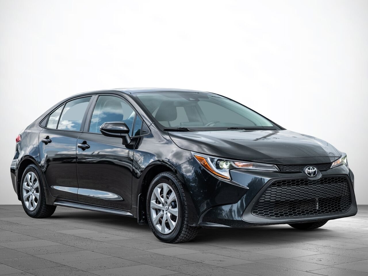 2022 Toyota Corolla Black Sainte-Julienne - photo #1