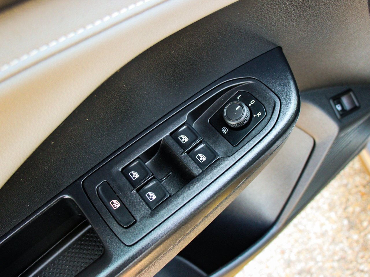 2024 Volkswagen Taos Comfortline FWD Grey Sherwood Park - photo #15