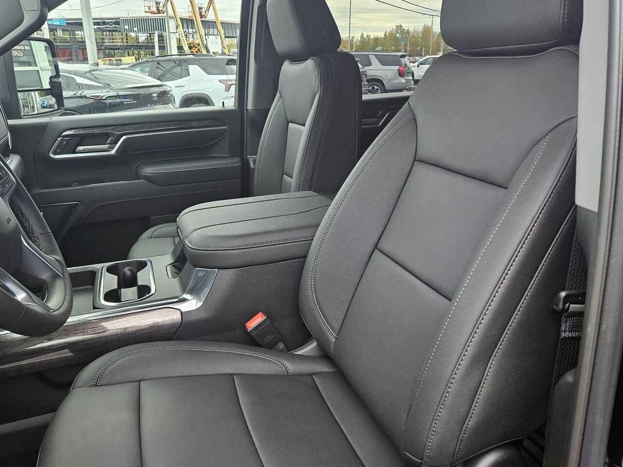 2026 Chevrolet Silverado 2500HD LTZ cabine multiplace 4RM 172 po Black Thetford Mines - photo #16