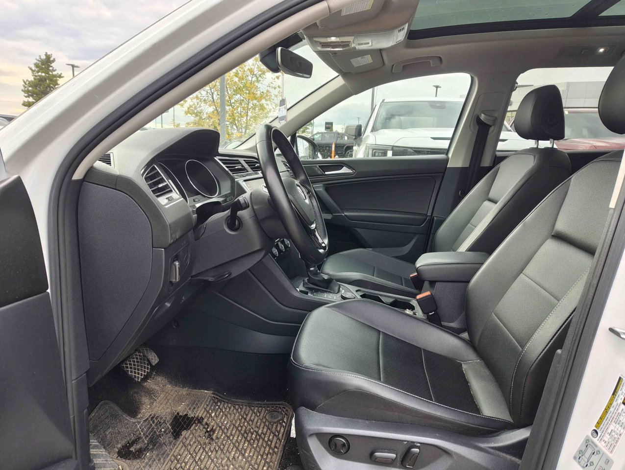 2018 Volkswagen Tiguan Comfortline 4MOTION White Sherwood Park - photo #7