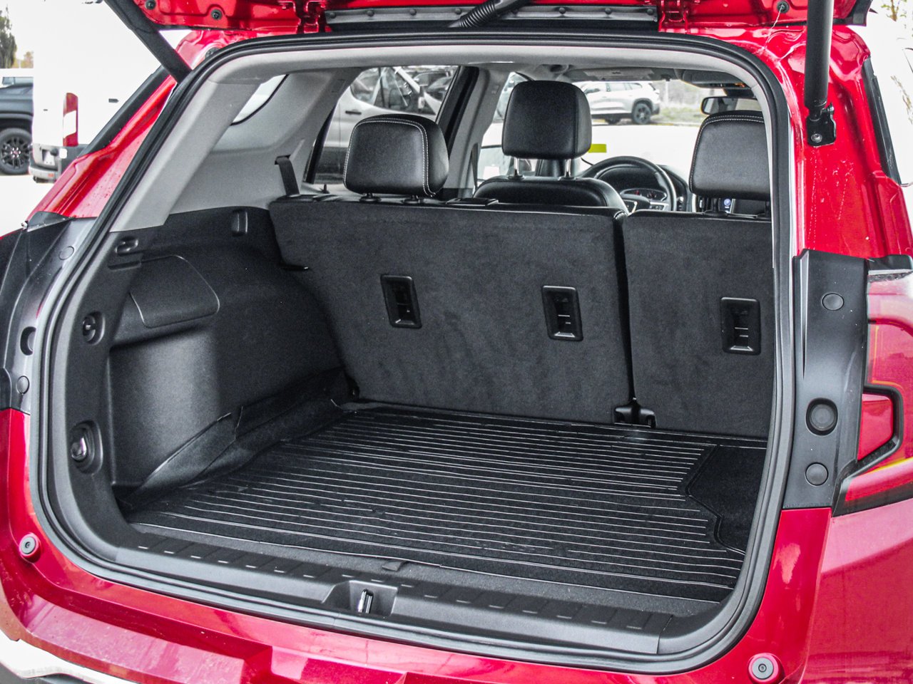 2023 GMC Terrain AWD 4dr SLT Red Sherwood Park - photo #7