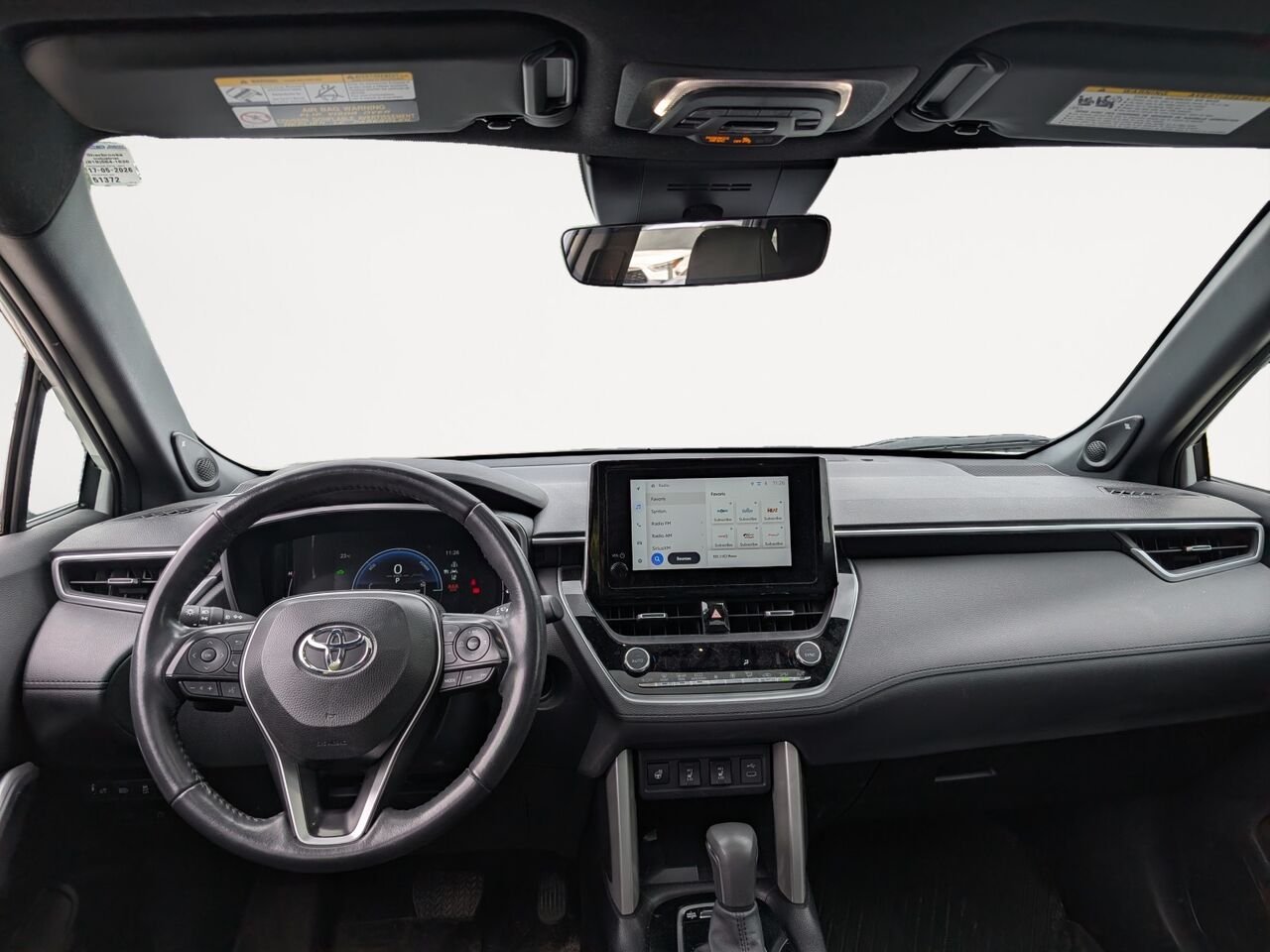 2024 Toyota Corolla Cross 7MUFBABG2RV042397 White Sherbrooke - photo #16