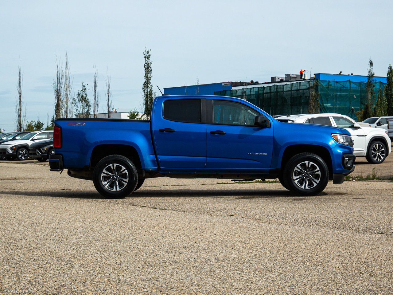 2021 Chevrolet Colorado 4WD Crew Cab 128 Z71 Blue Sherwood Park - photo #14