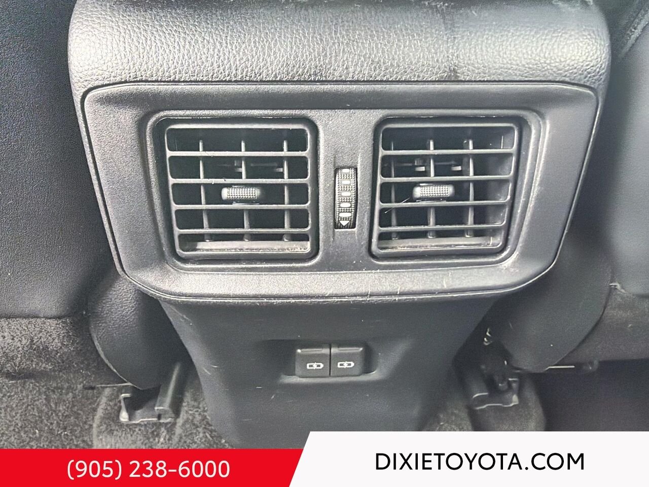 2024 Toyota RAV4 LIMITED AWD / CLEAN CARFAX / HEATED AND VENTILATED SEATS / MOONROOF / ALLOY WHEELS / CARPLAY AND ANDROID AUTO White Mississauga - photo #19