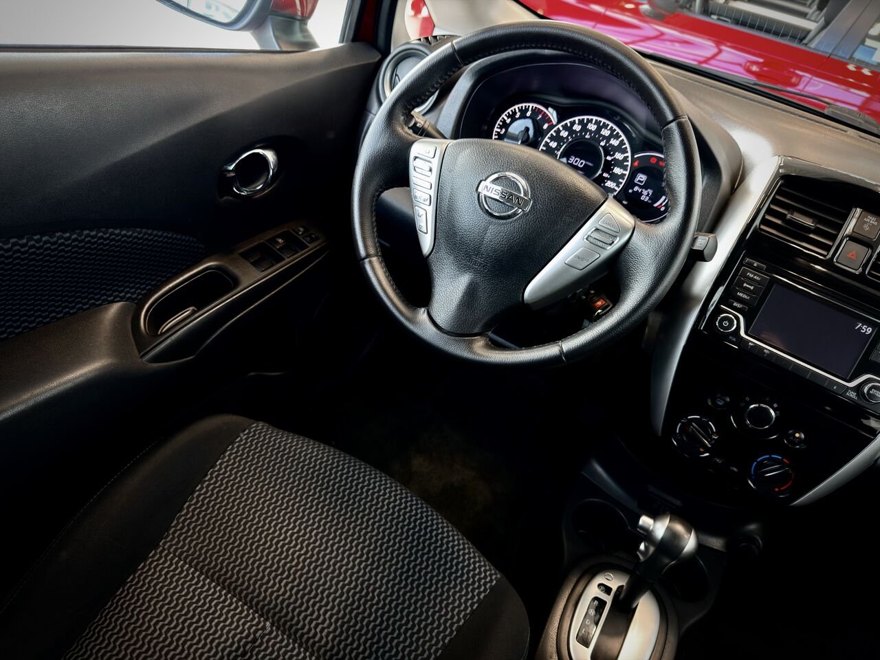 2018 Nissan Versa Note Red Notre-Dame-des-Prairies - photo #17