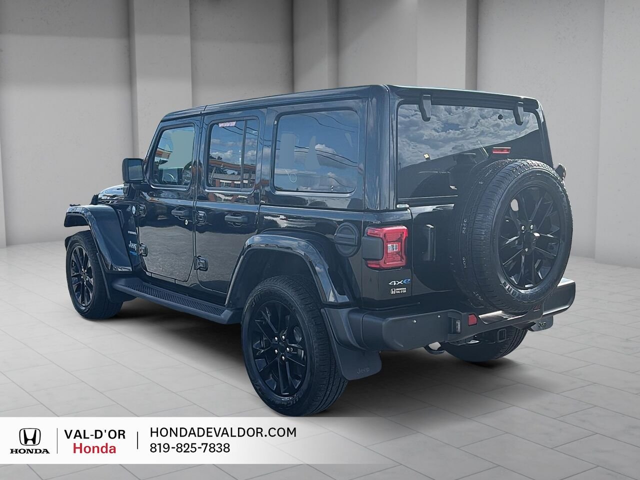 Jeep Wrangler 4xe Unlimited Sahara 4x4 2021 Noir Val-d'Or - photo #3