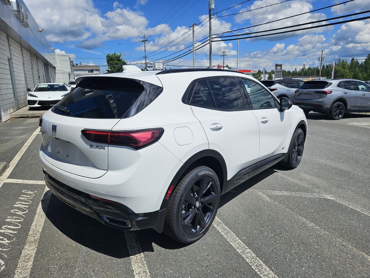 2026 Buick Envision Tourisme sport 4 portes TI Iridescent White Tricoat Thetford Mines - photo #2