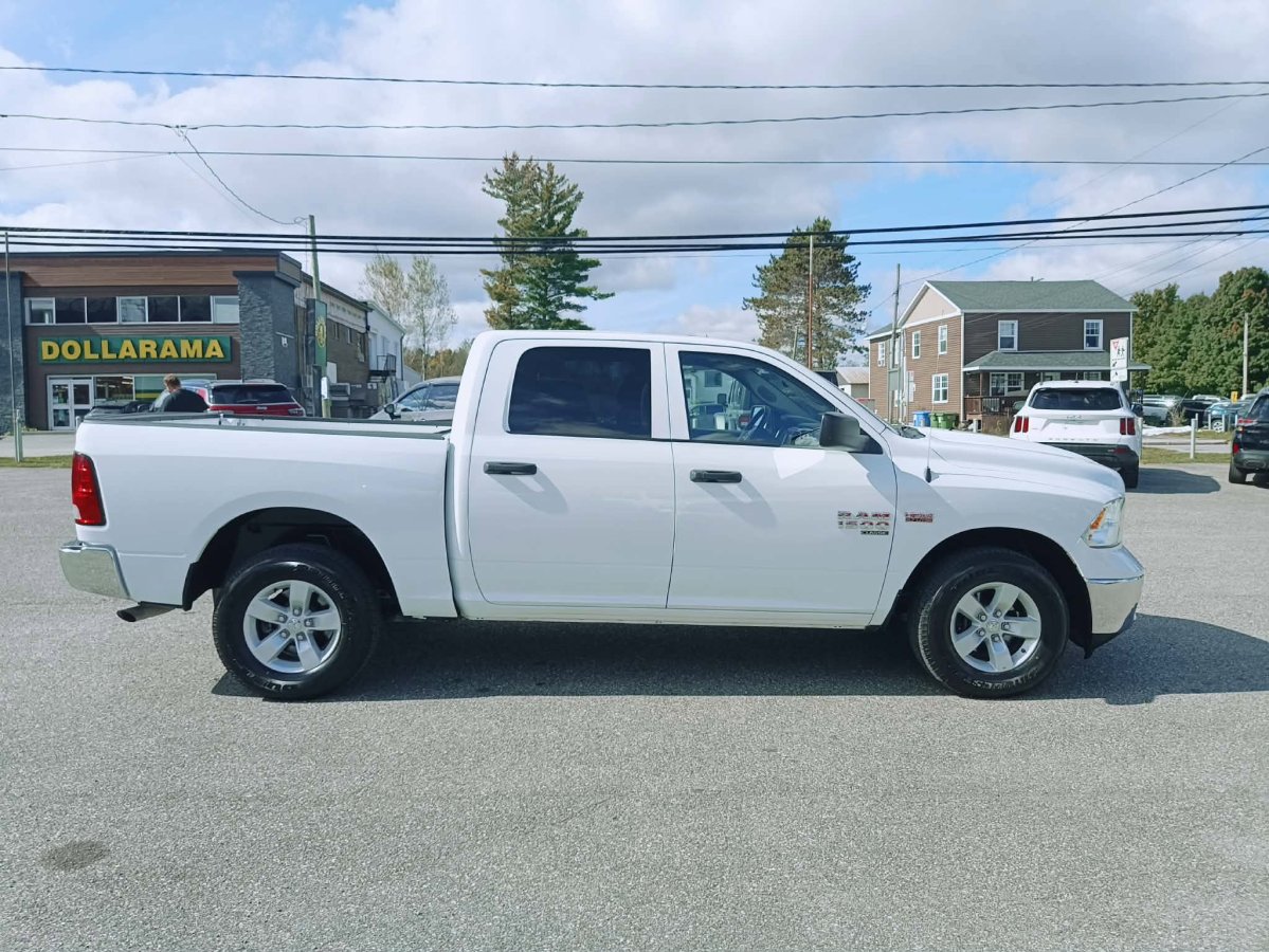 2023 RAM 1500 Classic White Nantes - photo #3