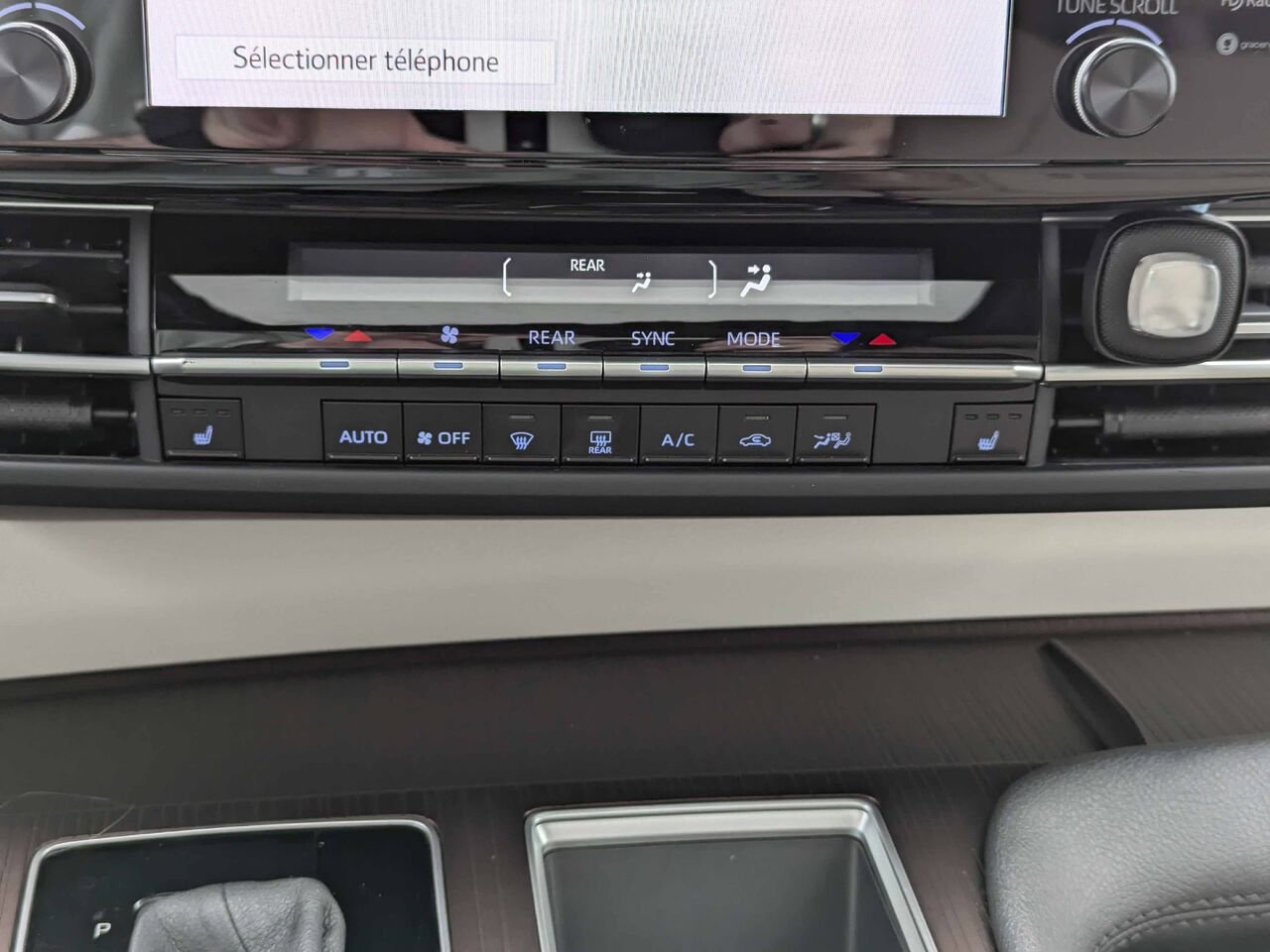 Toyota Sienna XLE 8 places/HYBRIDE CUIR/ TOIT OUVRANT 2024 Frisson glacé nacré Sherbrooke - photo #12