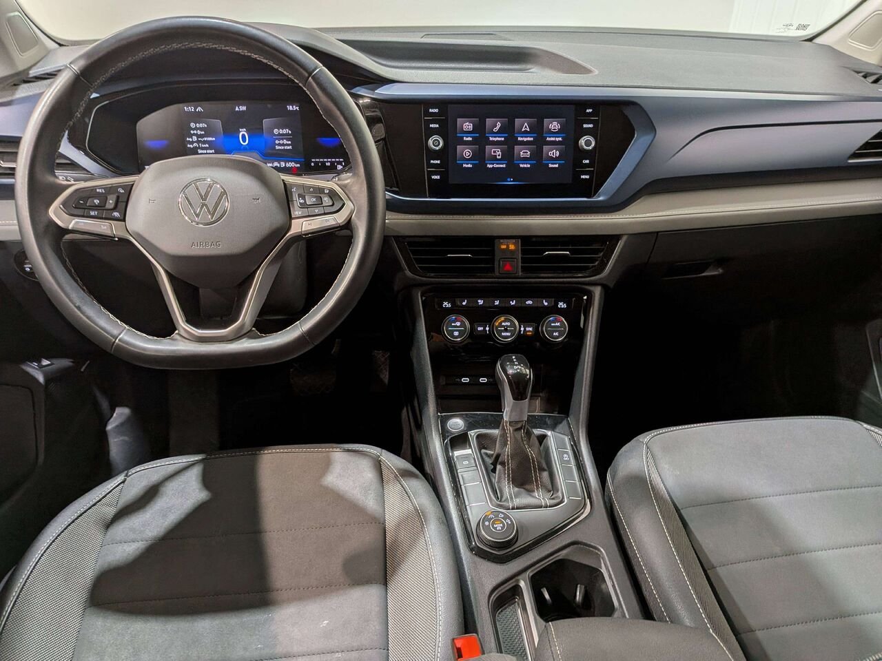 2024 Volkswagen Taos Comfortline 4MOTION Black Mirabel - photo #29