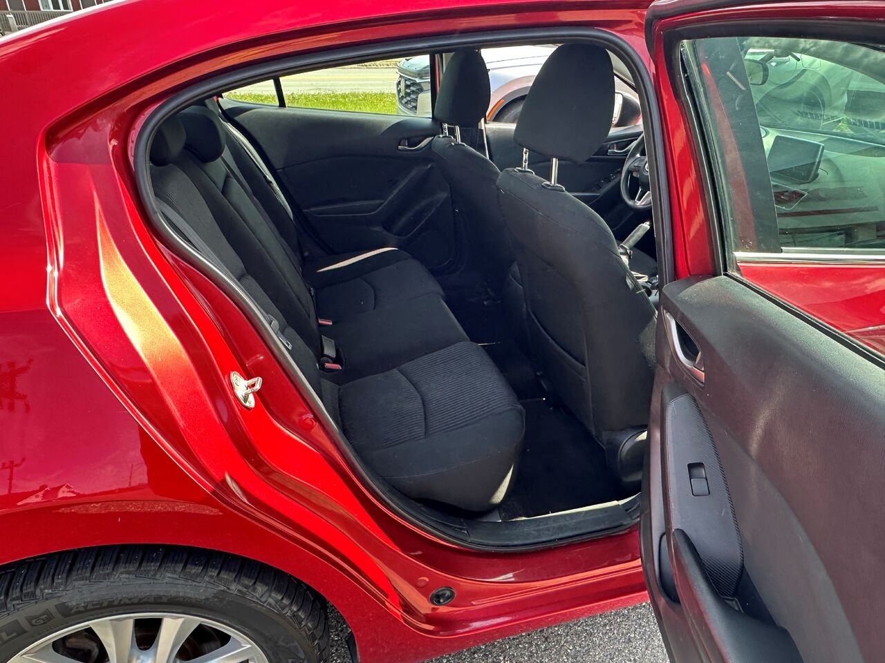 Mazda Mazda3 Berline 4 portes, boîte manuelle, GS 2015 Rouge Matane - photo #12