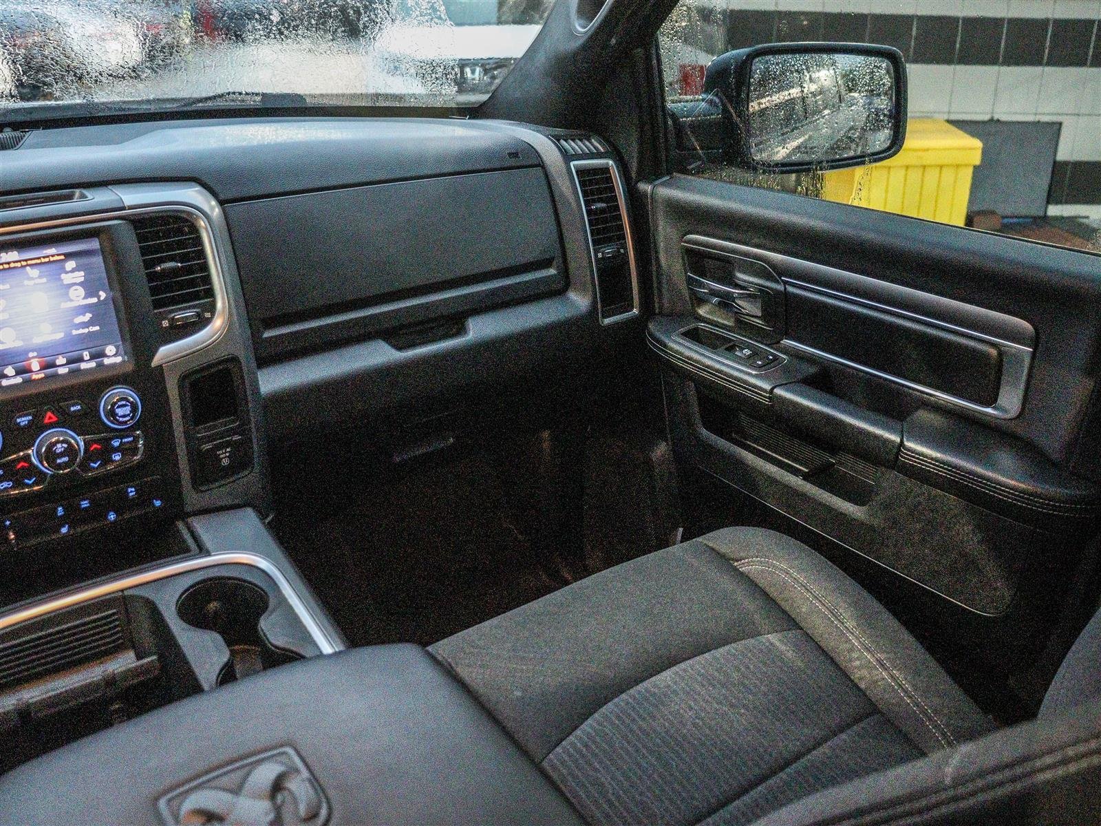 RAM 1500 Classic SLT 2022 Grey Ottawa & Gatineau - photo #13