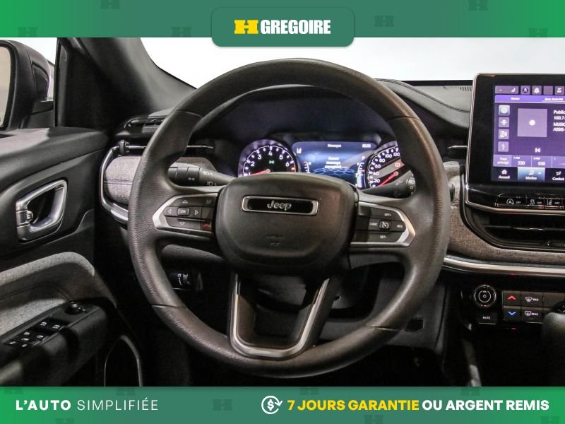 2023 Jeep Compass White Blainville - photo #17