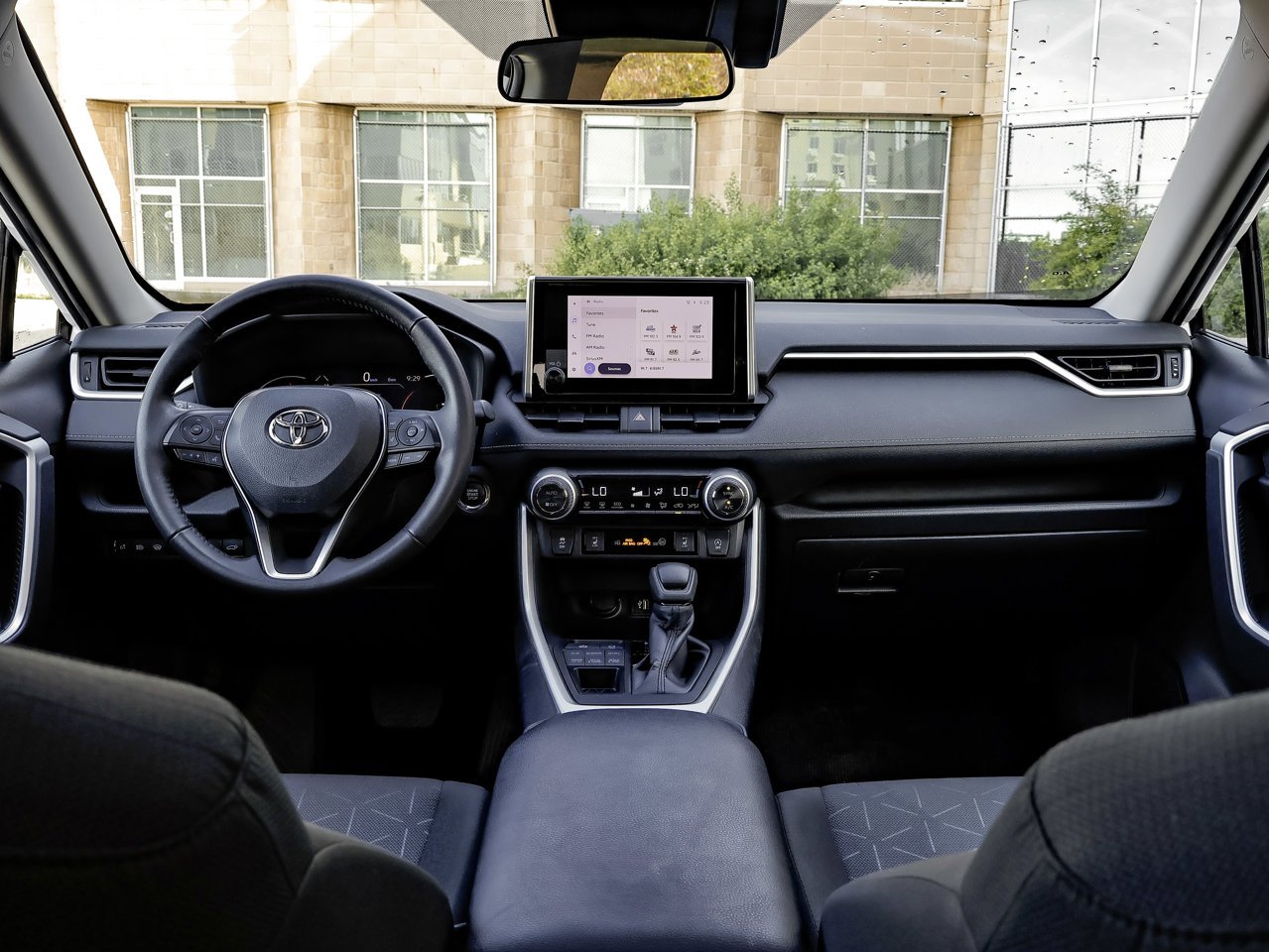2024 Toyota RAV4 XLE AWD White Sherwood Park - photo #28
