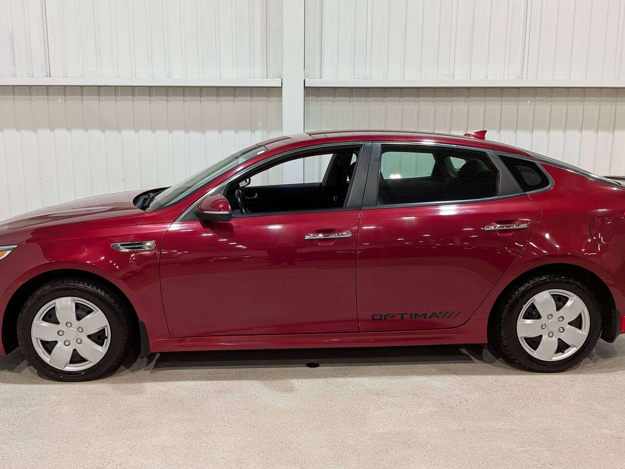 2018 Kia Optima LX Auto Red Val-David - photo #4