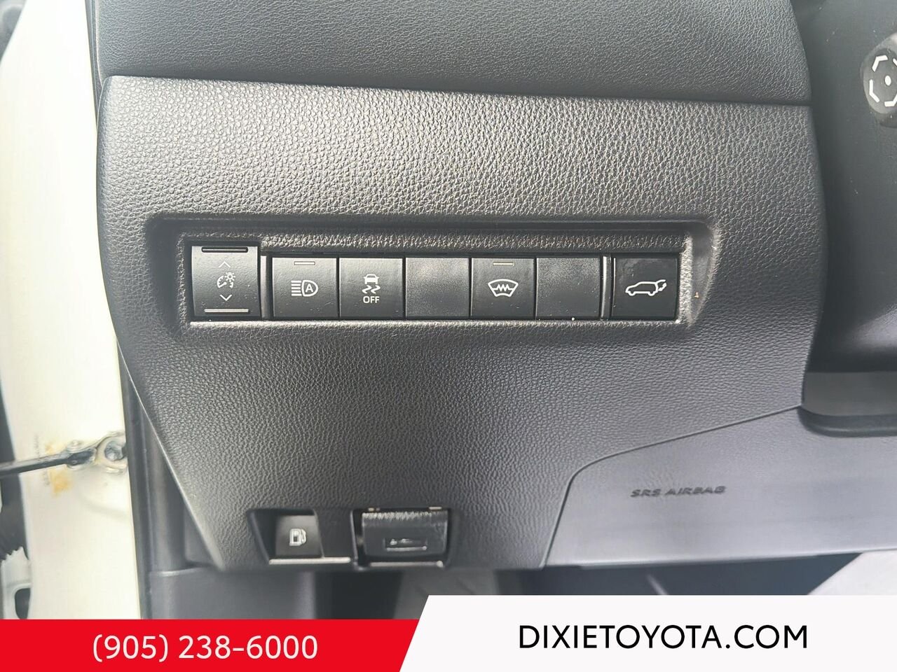 2023 Toyota Venza HYBRID LE AWD / HEATED SEATS / TOYOTA SAFETY SENSE / CARPLAY AND ANDROID AUTO White Mississauga - photo #11