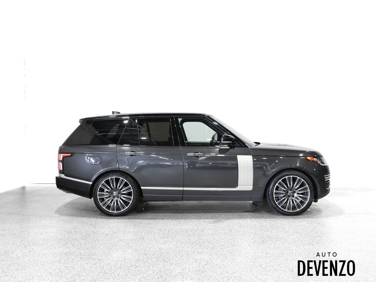 2021 Land Rover Range Rover Grey Saint-Eustache - photo #2