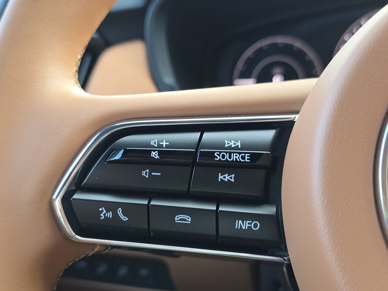 2026 Mazda CX-70 PHEV Signature TI Jet Black Mica Val-David - photo #18