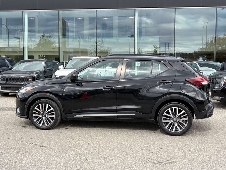 2023 Nissan Kicks SR FWD Black