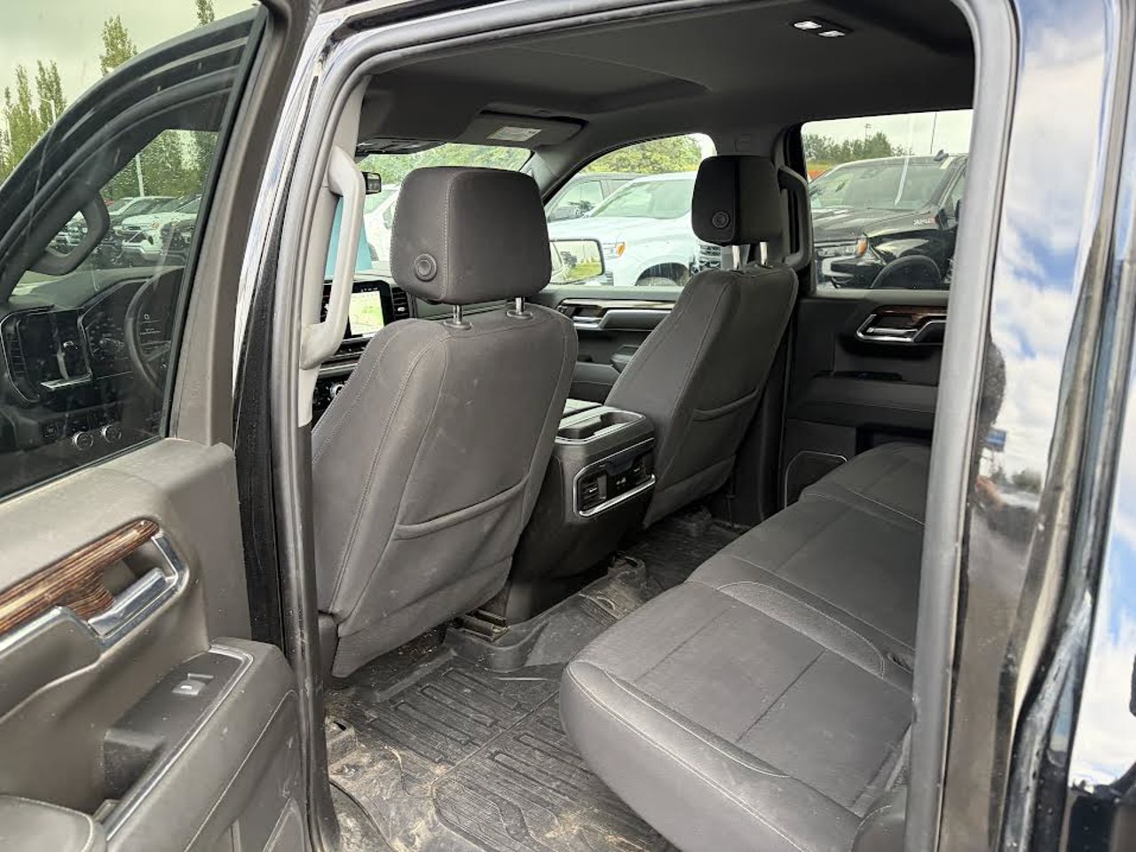 2024 GMC Sierra 1500 4WD Crew Cab 147 Elevation Black Sherwood Park - photo #5