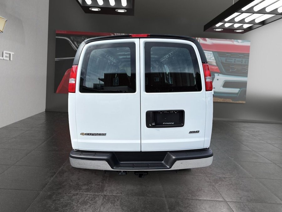 Chevrolet Fourgonnette Express utilitaire Traction arrière 3500 155 po 2026 BLANC SOMMET