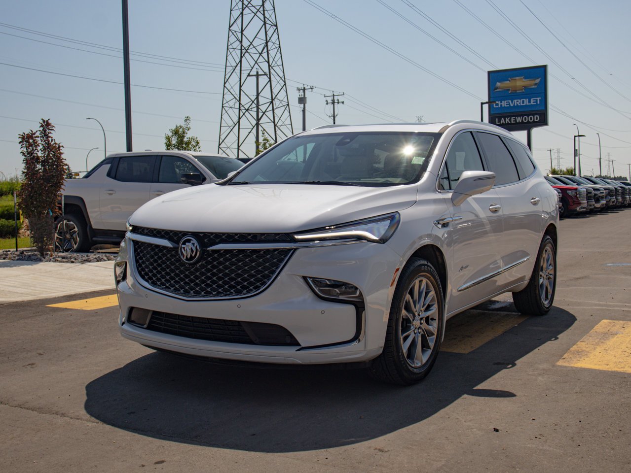 2024 Buick Enclave AWD 4dr Avenir White Sherwood Park - photo #3