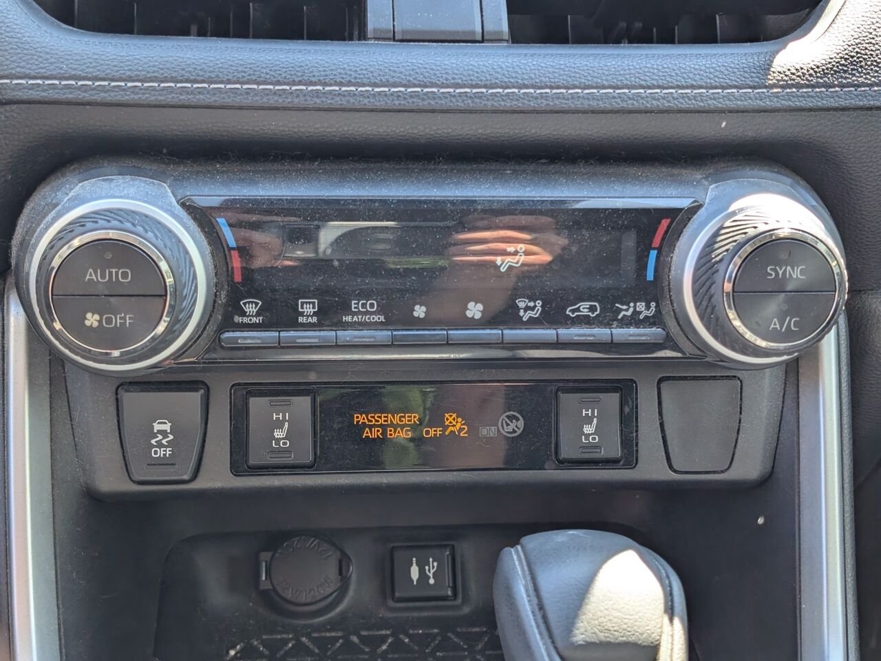 2019 Toyota RAV4 2T3R1RFV3KW012203 Grey Sherbrooke - photo #11