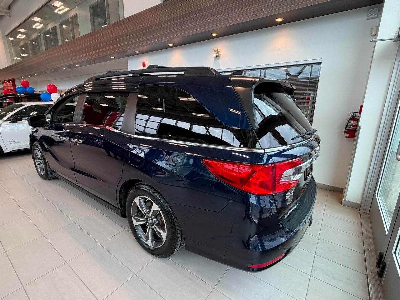 2018 Honda Odyssey Blue Notre-Dame-des-Prairies - photo #4