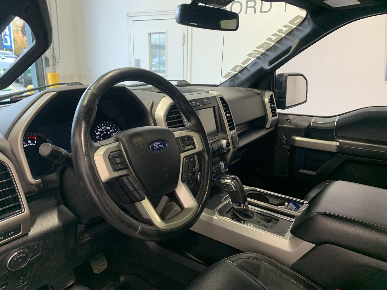 Ford F-150 SUPERCREW LARIAT LARIAT cabine SuperCrew 4RM caisse de 5,5 pi 2019 Noir Châteauguay - photo #27
