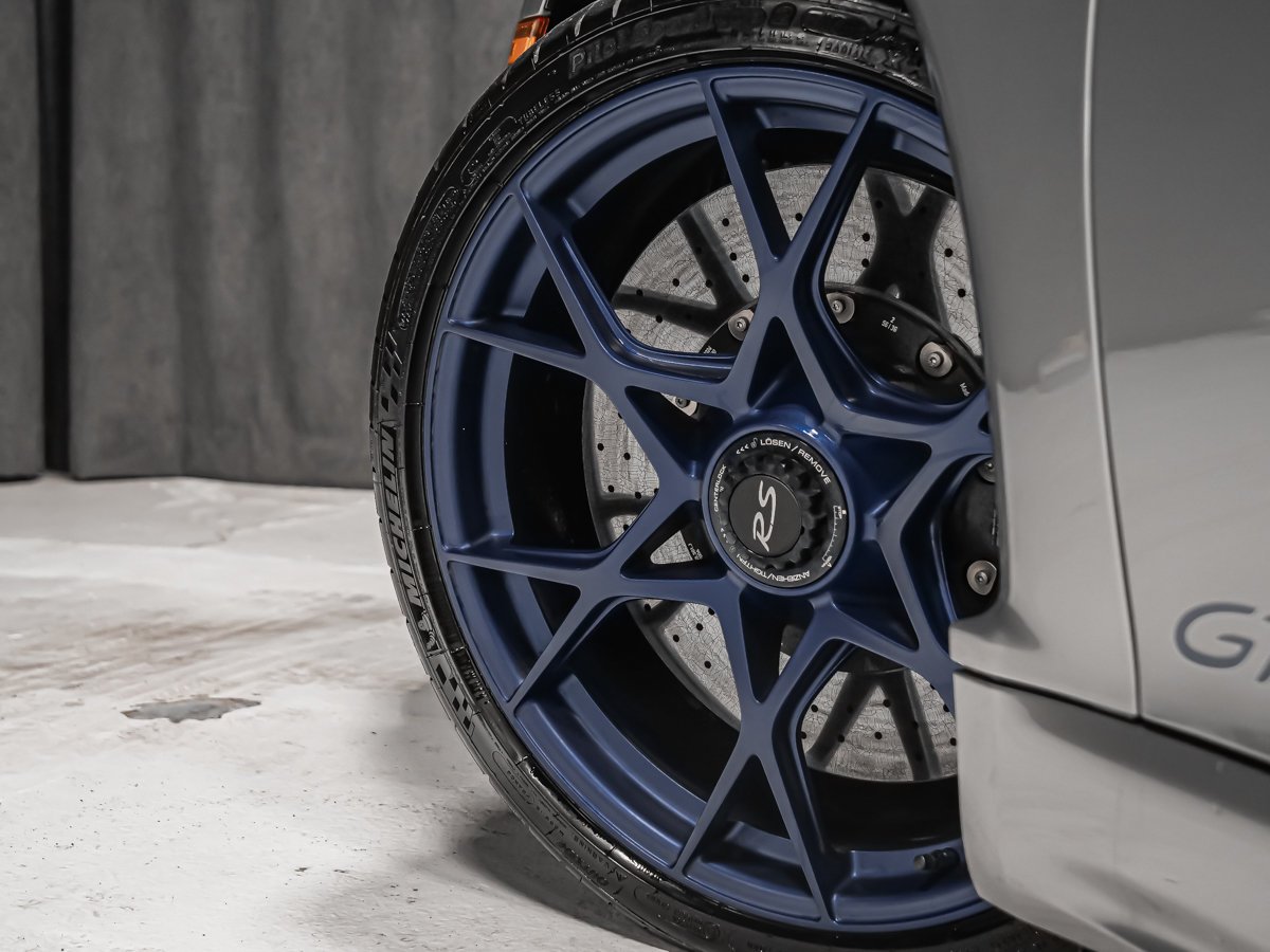 Porsche 718 Cayman GT4 RS PDK CARBONE JANTES BLEUES SPORT CHRONO 2025 Argent Montréal - photo #29