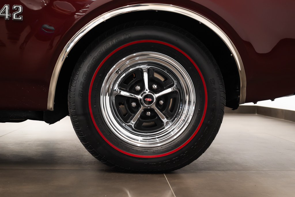 Oldsmobile 442 1969 Rouge Montréal - photo #8
