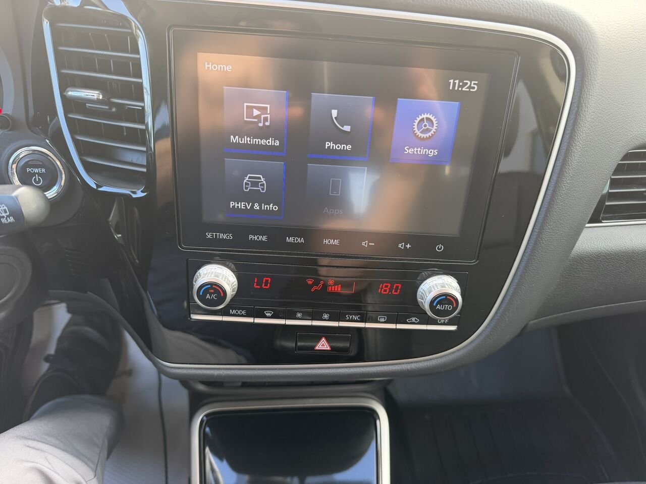 2020 Mitsubishi Outlander Plug-In Hybrid SE S-AWC Silver Laval - photo #22