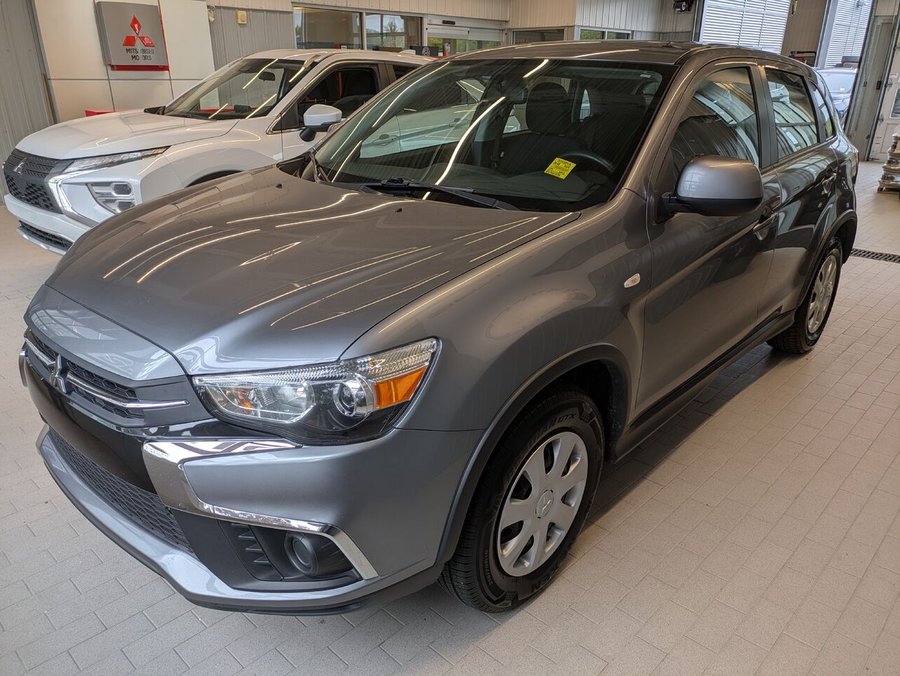 Mitsubishi RVR ES 2018 Gris