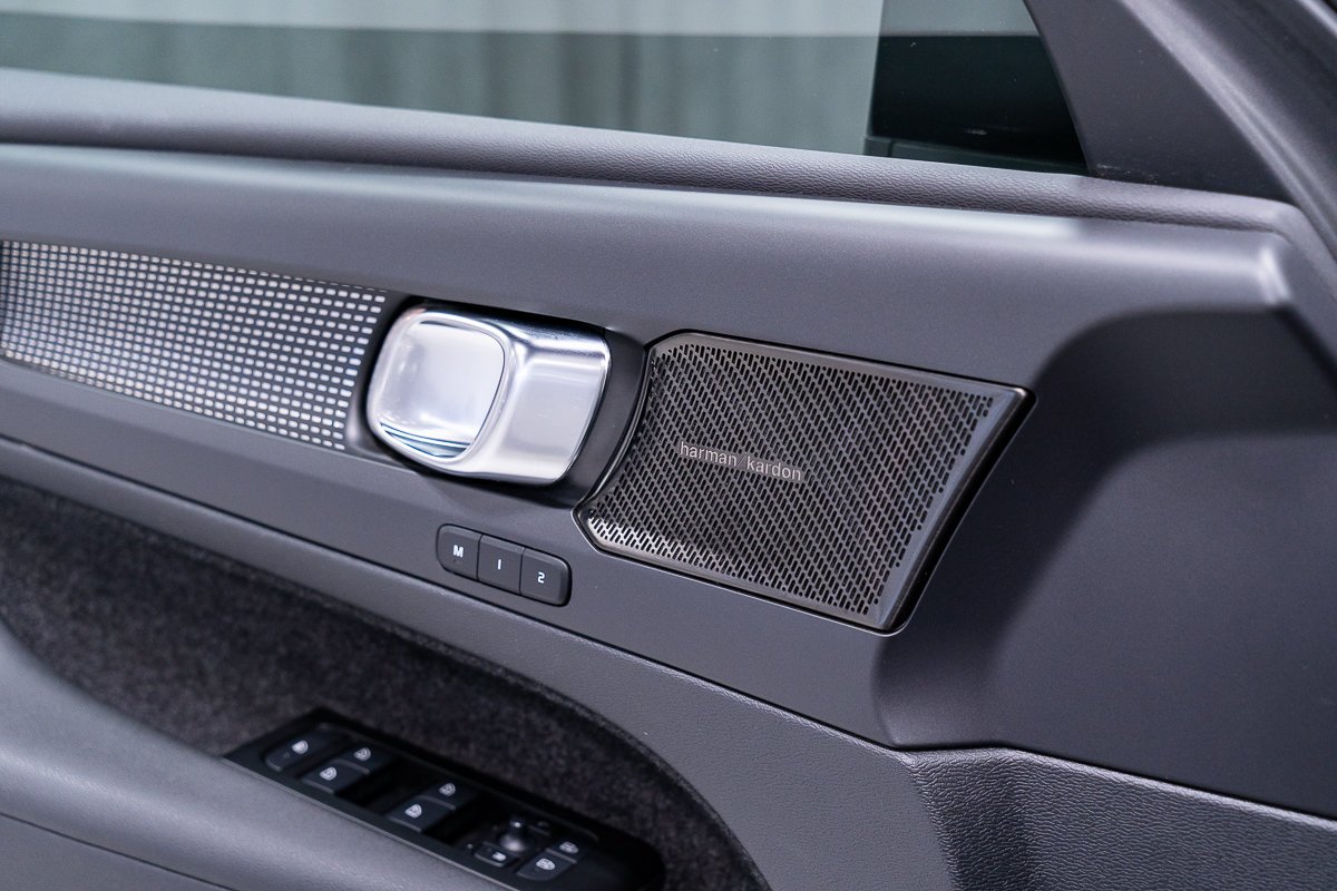 Volvo XC40 T5 R-DESIGN CLIMAT ADVANCED HARMAN KARDON 2022 Argent Montréal - photo #14