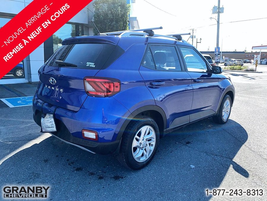 2024 Hyundai Venue Preferred IVT Blue