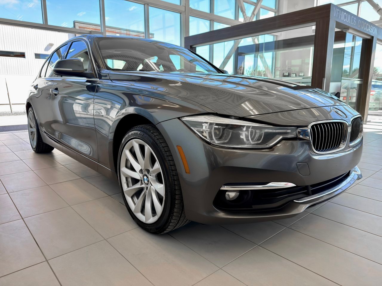 2016 BMW 3 Series Beige Notre-Dame-des-Prairies - photo #6