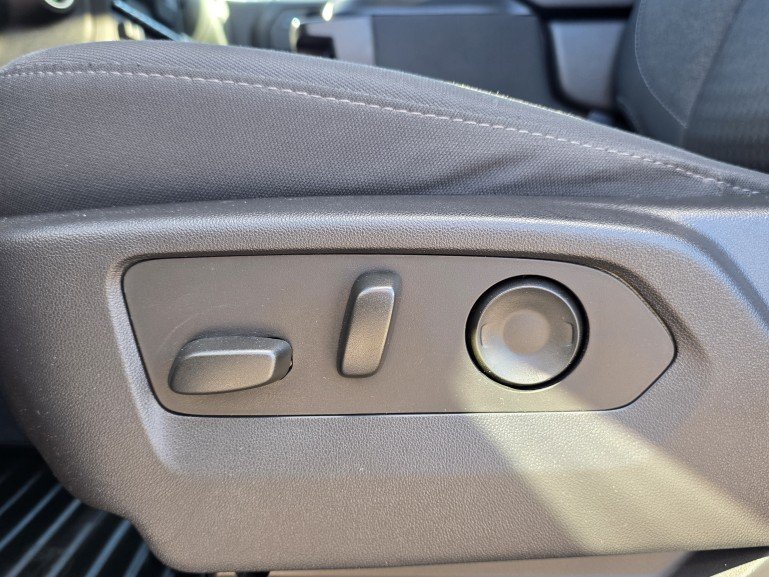2023 Chevrolet Silverado 1500 Custom 4X4 Blue Mont-Laurier - photo #18