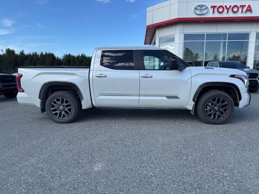 Toyota Tundra Hybride Platinum hybride CrewMax gr. avance 2026 2026 Frisson glacé nacré