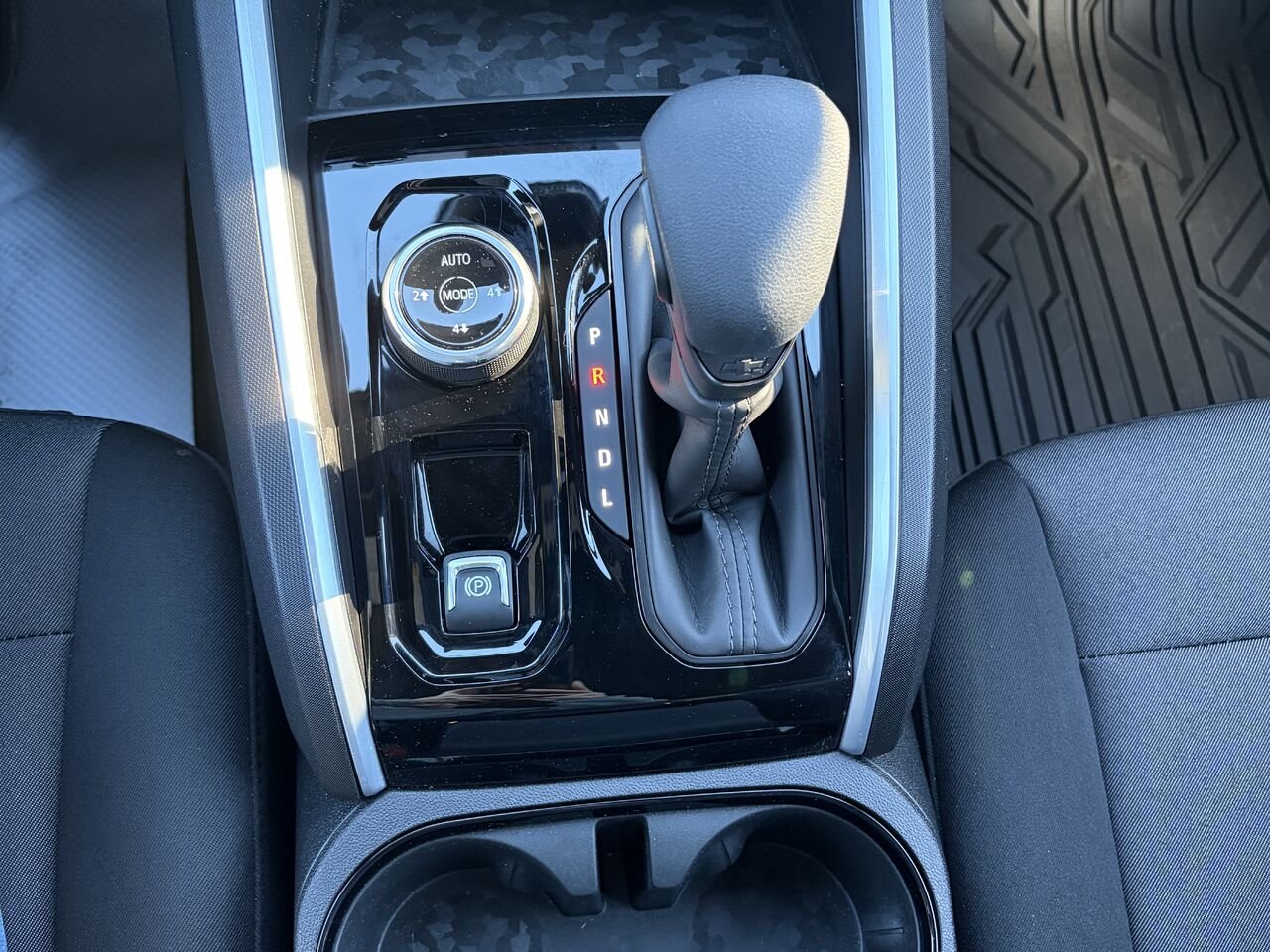 CHEVROLET COLORADO TRAIL BOSS Trail Boss cabine multiplace 4RM 2026 Bleu Ottawa & Gatineau - photo #8