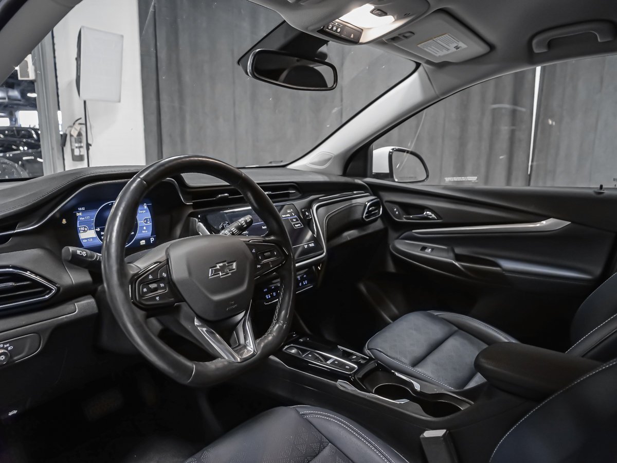 Chevrolet Bolt EUV LT CAMÉRA ANGLES MORTS SIÈGES ET VOLANT CHAUFFANTS 2023 Blanc Montréal - photo #1