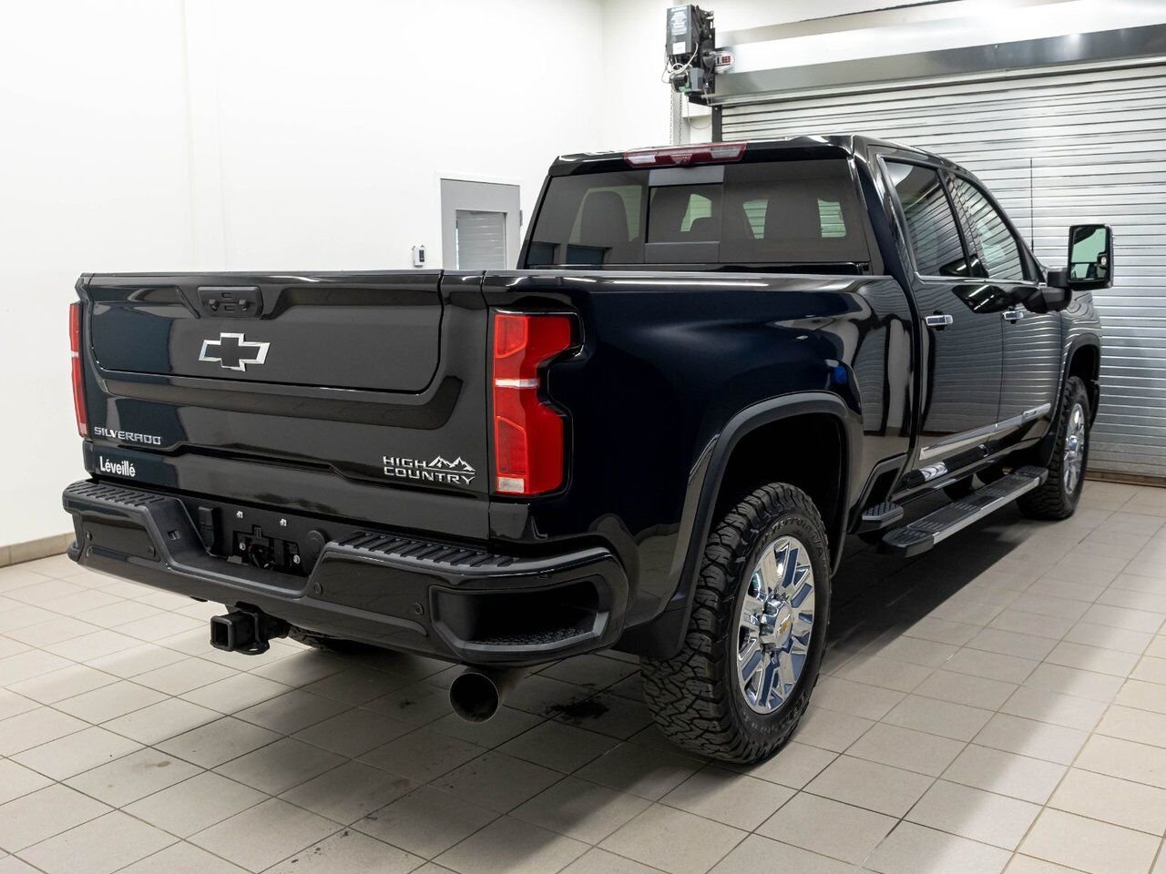 Chevrolet Silverado 2500HD HIGH COUNTRY Z71 CREW 4X4 *DIESEL* TOIT *HUD* BOSE 2024 Noir Saint-Jérôme - photo #9