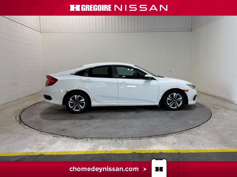 2017 Honda Civic White Laval - photo #10