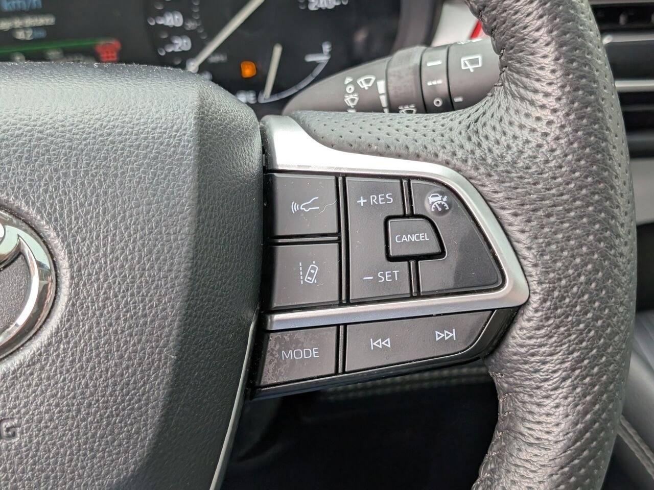 Toyota Sienna XLE/SIÈGES CHAUFFANTS/VOLANT CHAUFFANT/TOIT OUVRANT/SIÈGES EN CUIR/BLUETOOTH/AC BIZONE 2025 Argent Sherbrooke - photo #12