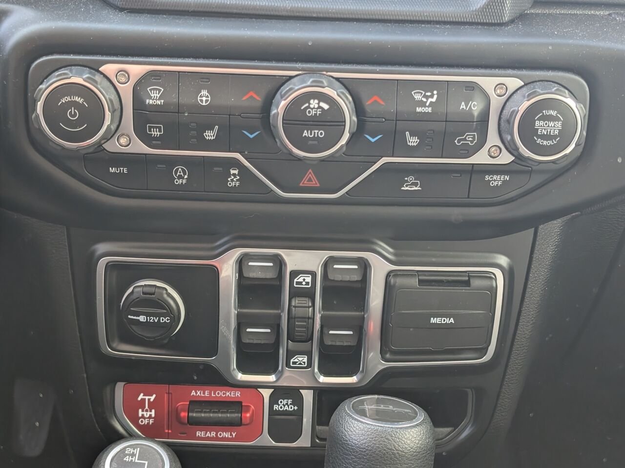 Jeep Gladiator MOJAVE 4X4 / SIÈGES CHAUFFANTS/VOLANT CHAUFFANT/MARCHEPIEDS/AC BIZONE/CAMÉRA DE RECUL/BLUETOOTH 2021 Blanc Sherbrooke - photo #10