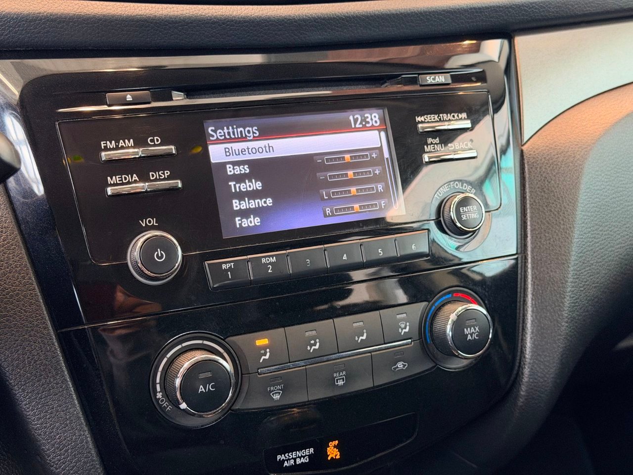 2018 Nissan Qashqai White Notre-Dame-des-Prairies - photo #23