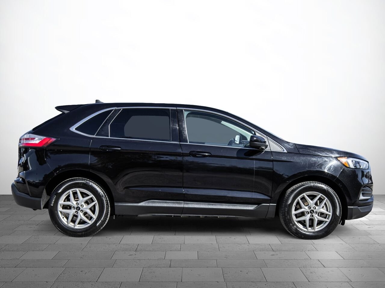 2024 Ford Edge Black Sainte-Julienne - photo #3