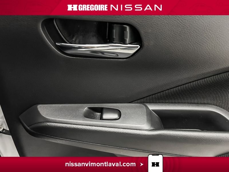 2025 Nissan Kicks White Saint-Eustache - photo #15