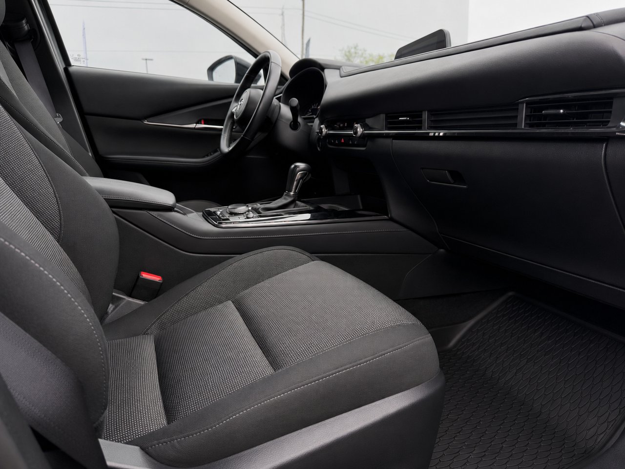 2023 Mazda CX-30 Black Châteauguay - photo #8